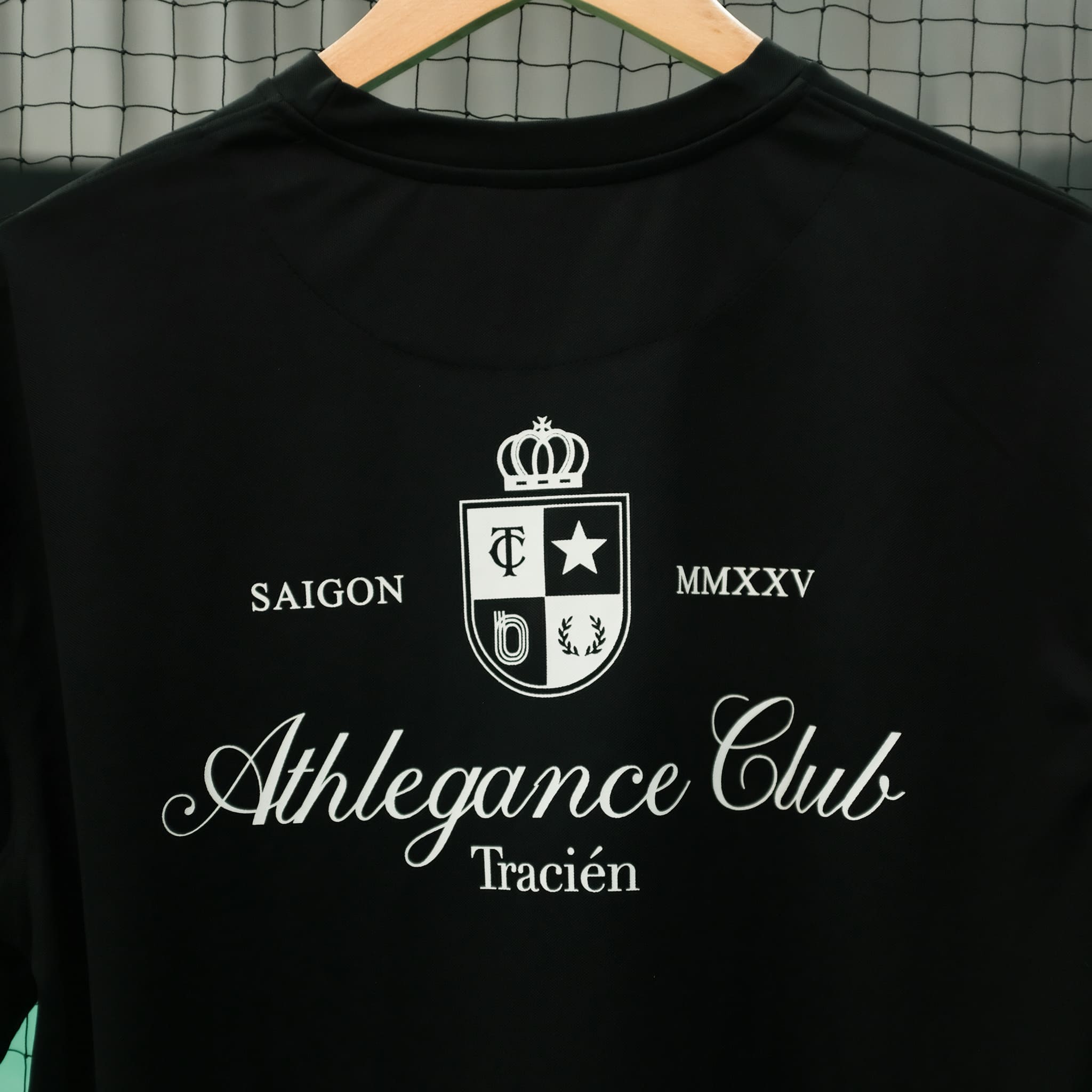 Relax Crest Logo tee - tee01